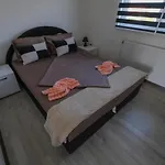 Melek 4 Bedrooms Vila *