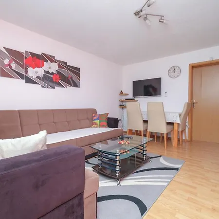 Melek 4 Bedrooms