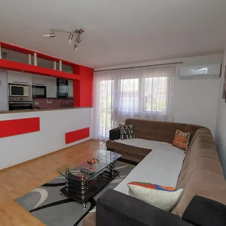 Melek 4 Bedrooms Vila *