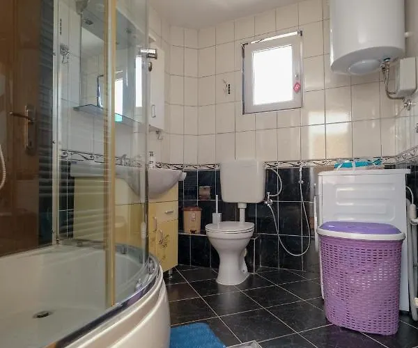 Willa Melek 4 Bedrooms *