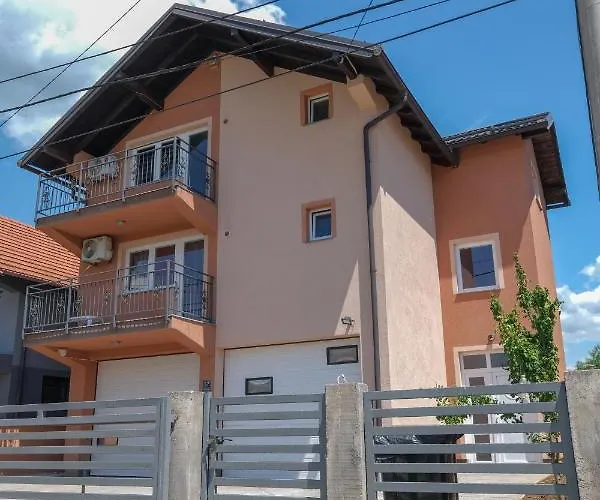 Willa Melek 4 Bedrooms *