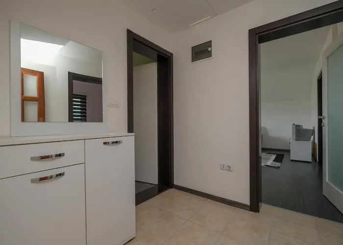 Melek 4 Bedrooms Willa *