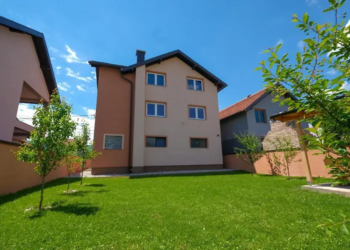 Melek 4 Bedrooms Willa