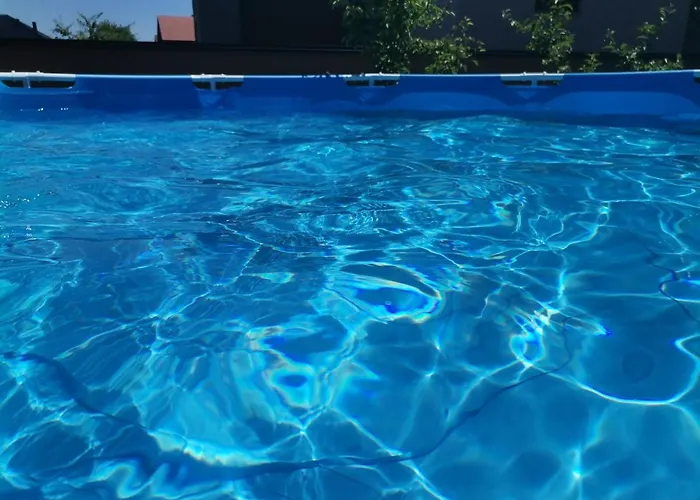 Melek 4 Bedrooms Willa *